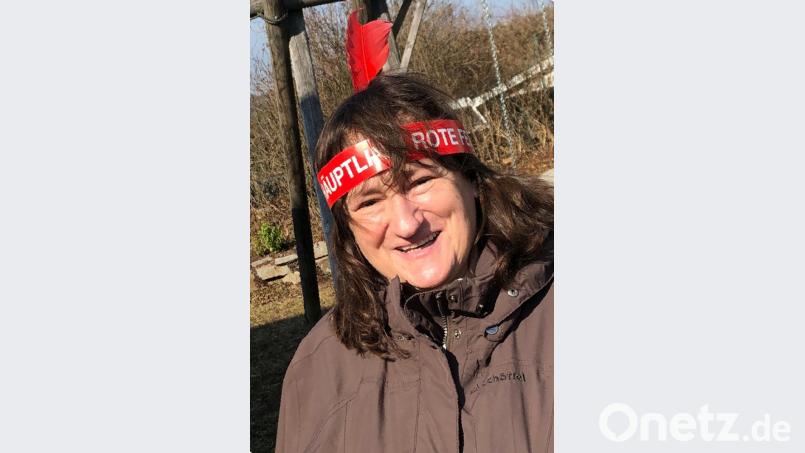 Bundestagsabgeordnete Marianne Schieder bleibt sich treu und ist bevorzugt als Häuptling Rote Feder unterwegs. Bild: exb