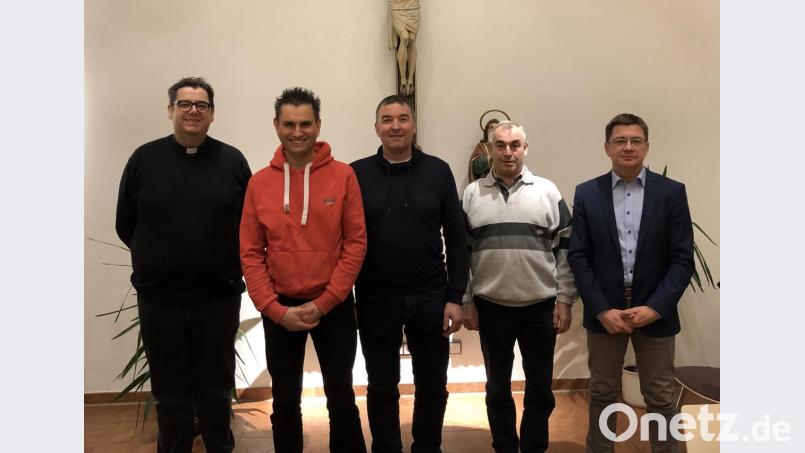 Die neue Kirchenverwaltung der Pfarrei Schlicht (von links): Dekan Walter Hellauer, Manfred Wolf, Peter Gradl, Karl Stubenvoll und Markus Graf. Bild: ct
