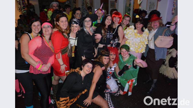 Jede Menge Trubel herrschte beim Weiberfasching im Mehrgenerationenhaus. Bild: jr