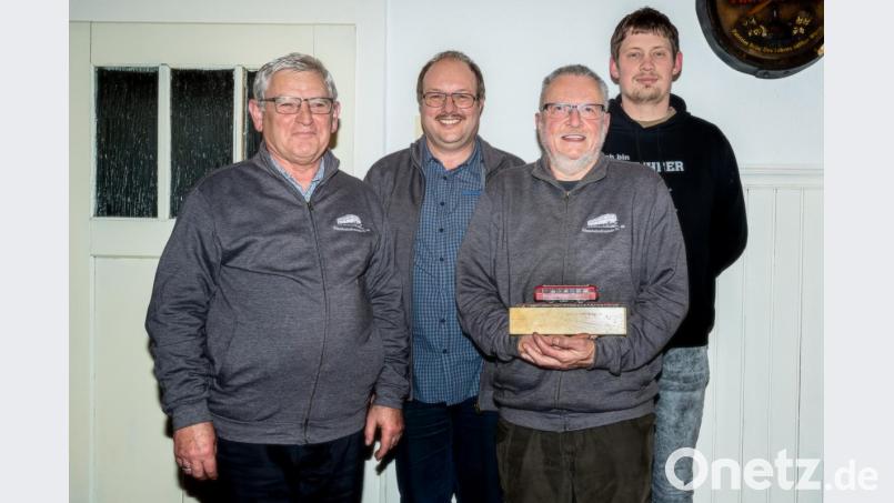 Die wiedergewählten Vorstandsmitglieder, Kassier Werner Ramerth, Vorsitzender Michael Lippert, Stellvertreter Reinhold Buchner und Schriftführer Markus Meier (von links). Bild: pml