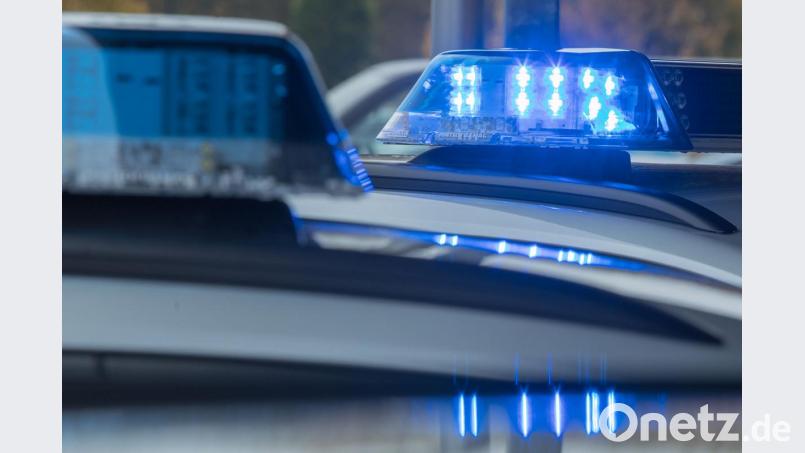 Ein leuchtendes Blaulicht auf dem Dach eines Streifenwagens der Polizei. Bild: Jens Büttner