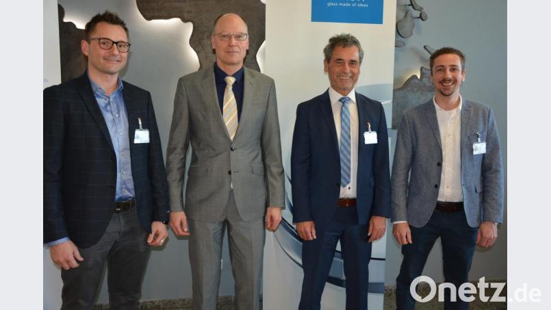 Dieses Quartett bildet die neue Führung des Arbeitskreises Schule-Wirtschaft: (von links) Jürgen Bayer, die Vorsitzenden Stefan Rosner und Rudolf Kraus sowie Philipp Lippert. Bild: jr