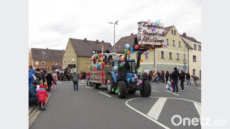 "Alt's Glump" lud zum nächsten Traktortreffen im September ein. Bild: sei