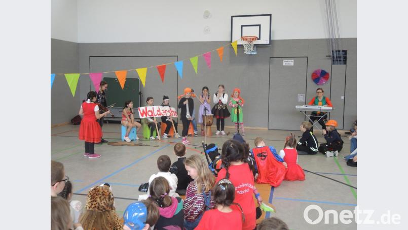 Fasching an der Jobst-vom-Brandt-Schule Waldershof. Bild: fpoz