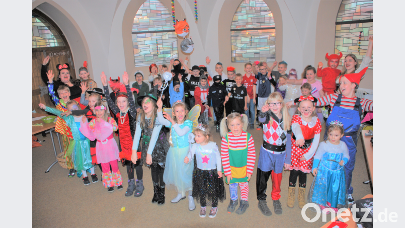 46 Mädchen und Buben feiern vier Stunden lang eine fröhliche Fete. Bild: tu