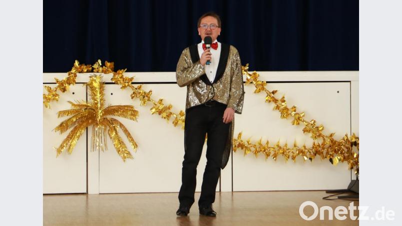 Bürgermeister Hans Donko begrüßte die Senioren in der Stadthalle. Bild: njn