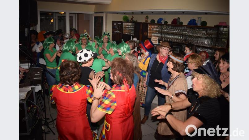 Die "Hodernsalzer" heizten den Weibern ein. Das Stimmungsbarometer stand immer auf Anschlag. Bild: bnr