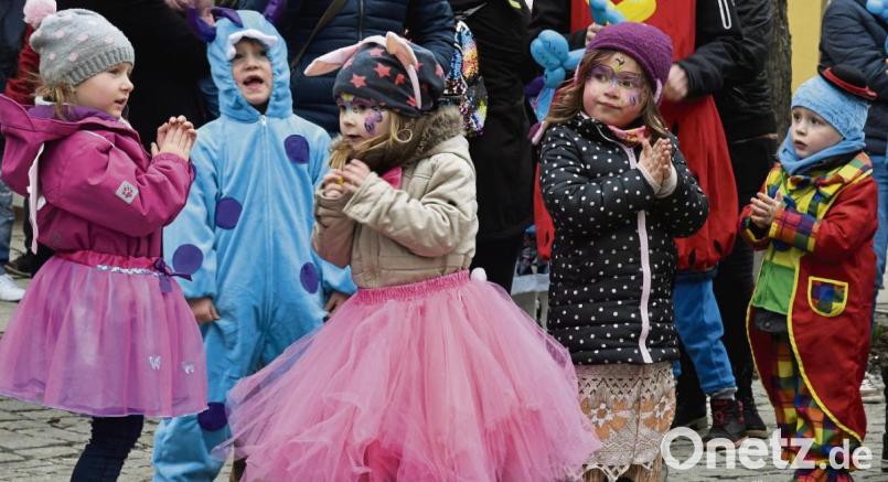 Tanzen war angesagt, und die Prinzessinnen drehten sich fleißig. Bild: Hartl