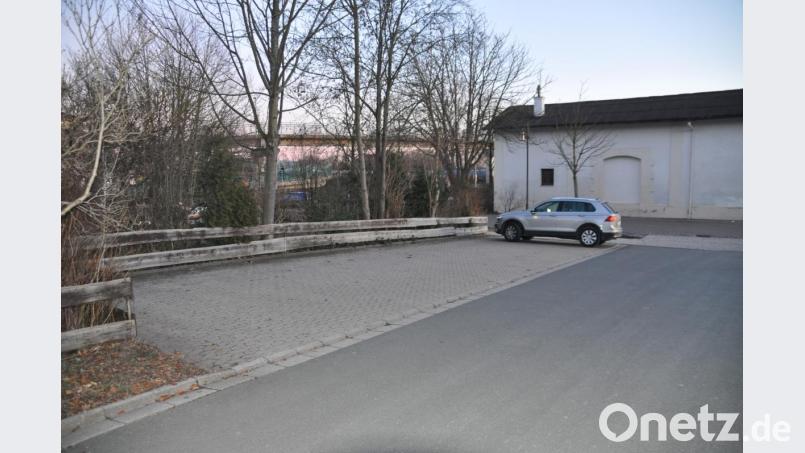 E-Ladesäule am Raiffeisenbank-Parkplatz Bild: ak