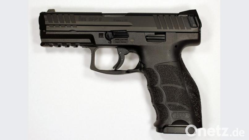 Das ist die neue Polizei-Dienstpistole HK SFP9, an der auch bei der Bereitschaftspolizei in Sulzbach-Rosenberg ausgebildet wird. Bild: Polizei