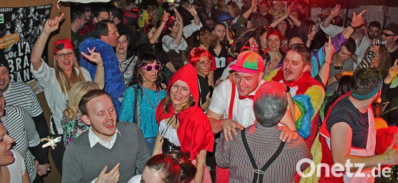 Begeistert und ausgelassen feierten die Faschingsgäste bis weit nach Mitternacht Bild: twi