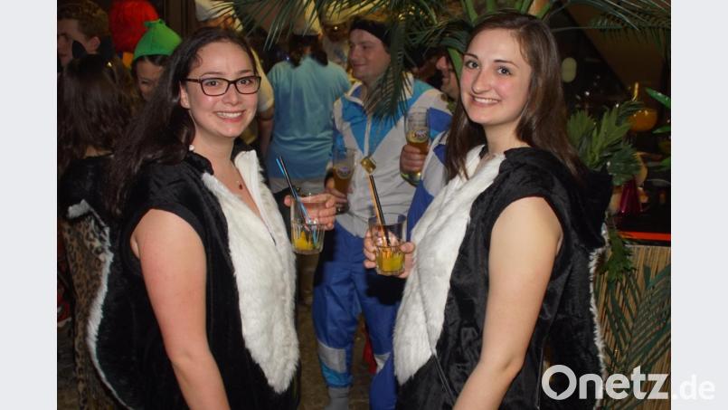 Auch diese Beiden nahmen gerne einen Drink. Bild: mmj
