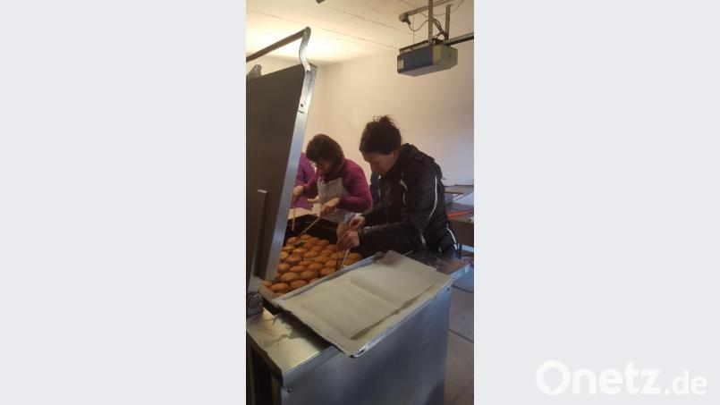 Die Krapfenaktion der Pfarrei Kirchenthumbach war ein voller Erfolg. Bild: exb