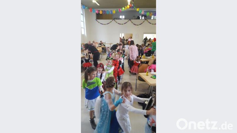 Mächtig Spaß machte den Kindern die Polonaise. Bild: gz