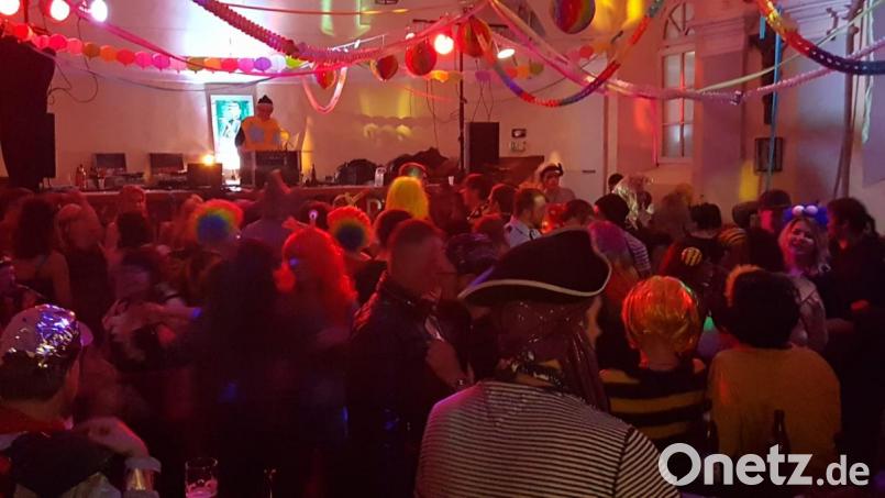 Beste Stimmung bei der Ü30-Faschingsparty im Gesellenhaus Bild: tef