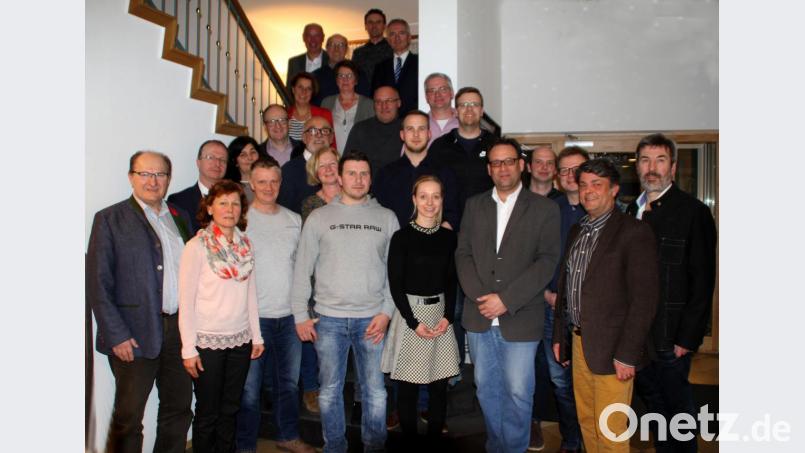 Der gewählte Vorstand des CSU-Ortsverbandes Kümmersbruck mit CSU-Gemeinderäten. Bild: Thomas Pronath