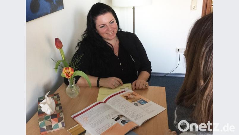 Die Sozialpädagogin Morena Miut ist seit kurzem im Team der Caritas Schwangerschaftsberatung in Schwandorf. Sie berät und unterstützt Schwangere und junge Eltern. Bild: exb/Warkentin/Caritas Regensburg
