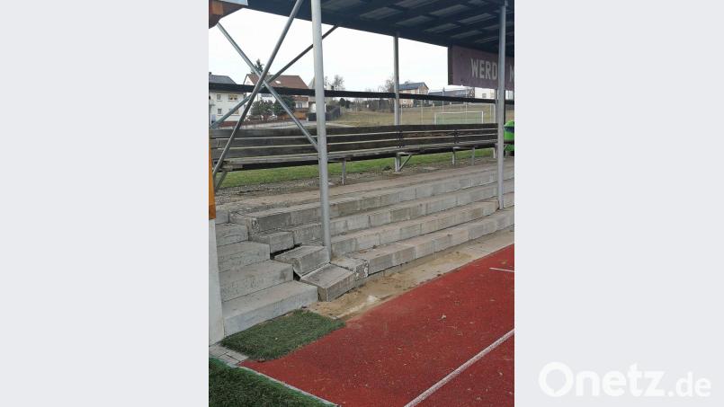 Tribünenbau SC Kirchenthumbach. Bild: ü