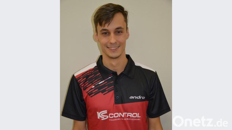Thomas Eckl feierte im Spiel der Herren III gegen Oberviechtach zwei Einzelsiege. Er bezwang mit Michael Eckl dabei auch einen der Topspieler der Liga und revanchierte sich für die knappe Niederlage aus der Vorrunde. Bild: tob