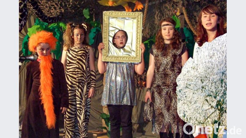 Philipp Kraus, Magdalena Mensch, Steffie Nickl, Ann Marie Kals und Ann Kathrin Kraus (von links) zählten einst zu den hoffnungsvollen Nachwuchstalenten der &quot;Dorfbühne&quot;. Archivbild: fjo