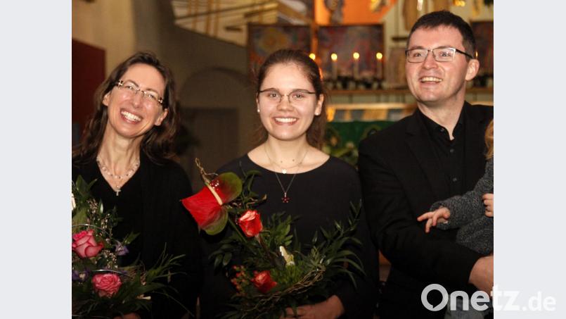Stefanie Jehl, Julia Wagner und Ludwig Schmitt (von links) gaben ein Benefizkonzert zugunsten der Orgelsanierung in der Kreuzbergkirche. Bild: Hirsch