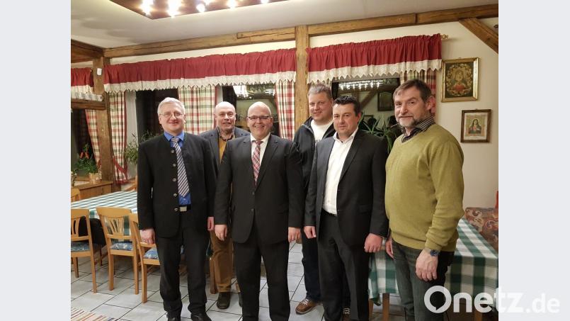 Die alte und neue Vorstandschaft des CSU-Ortsverbandes Neualbenreuth mit Johannes Reger (stellvertretender Kreisvorsitzender), Albert Köstler, Klaus Meyer, Christian Maischl, Christian Hebert und Arthur Sommer (von links). Bild: enz