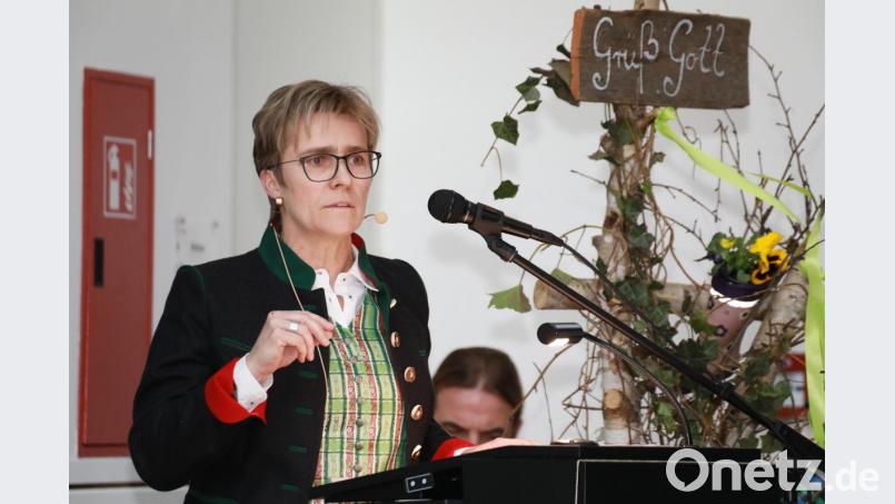 Geschäftsführerin Marion Höcht stellte den Geschäfts- und Tätigkeitsbericht des Maschinenrings vor. Bild: njn