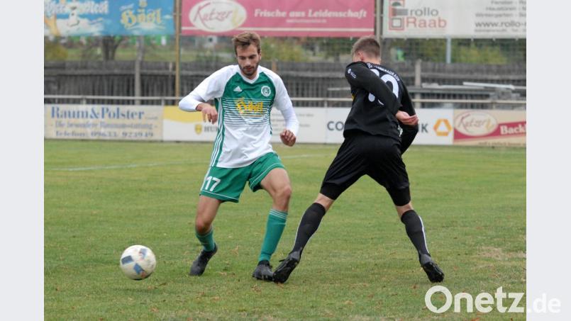 Daniel Stich (links) fehlt dem SV Mitterteich am Freitagabend in Schwabach. Bild: gb