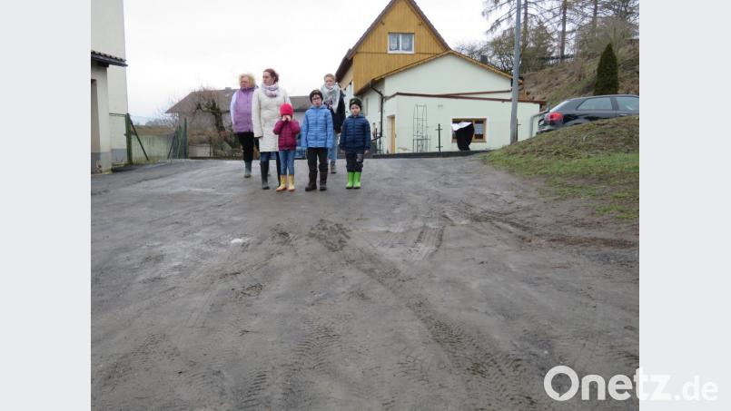 Der Wendeplatz für Autos gleich neben dem Haus der Familien Schäfer und Thoma ist alles andere als ansehnlich. Bild: ubb