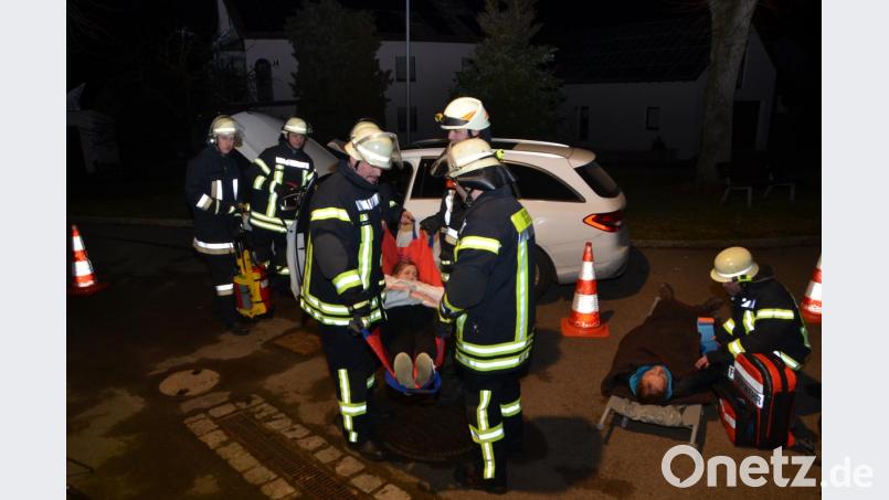 Die Oberlinder Feuerwehrkräfte werden unmittelbar an der Autobahn A6 gelegen immer wieder zu besonders schweren Einsätzen gerufen, wie die Vergangenheit zeigte. Kommandant Markus Kindl lässt nicht locker, seine Einsatzkräfte ausgiebig zu schulen. Bild: dob