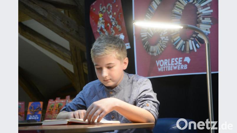 Niklas Beck liest aus dem Buch &quot;Gangsta Oma&quot; vor. Bild: gsb