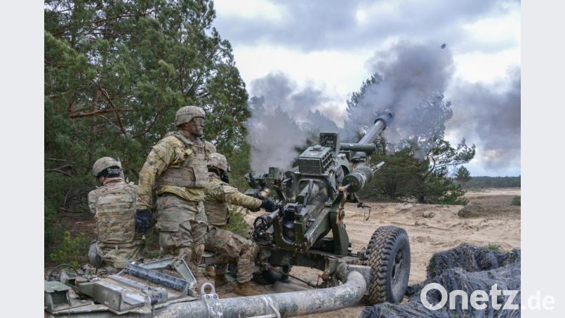 Nicht nur in Grafenwöhr auch in Torun in Polen und in Riga in Lettland läuft Dynamic Front. Aber auch dort sind Soldaten aus Grafenwöhr im Einsatz, so wie Artillerie der in Grafenwöhr stationierten 173. Luftlandeeinheit der US-Armee, die hier in Polen eine Granate abfeuert Bild: Spc. Rolyn Kropf/US-Armee
