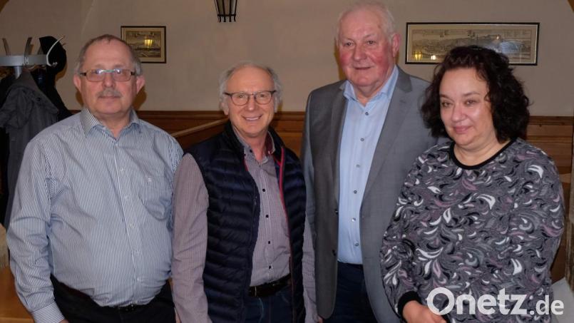 Ein neuer Vorstand steht an der Spitze des Festspielvereins (von links): Schriftführer Reinhold Birner, Zweiter Vorsitzender Alfred Härtl, Vorsitzender Altbürgermeister Hans Drexler und Schatzmeisterin May Koller. Bild: u