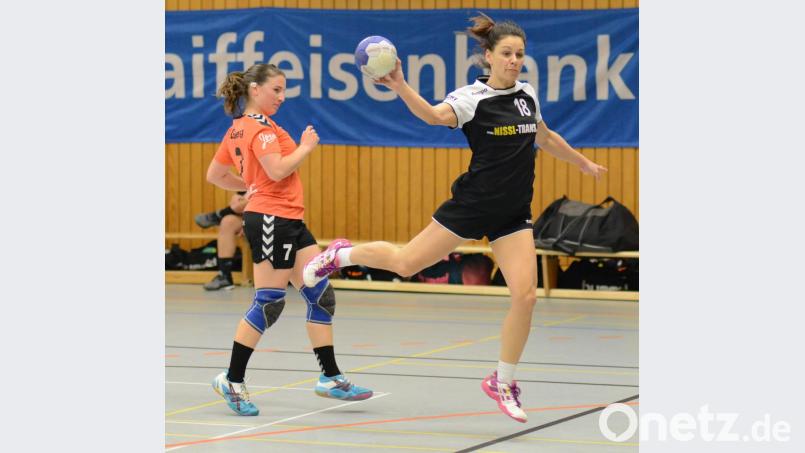 Auf die Treffsicherheit von Kerstin Schill (rechts) wird es für die HSG Nabburg-Schwarzenfeld beim Gastspiel in Eckental ankommen. Bild: ham