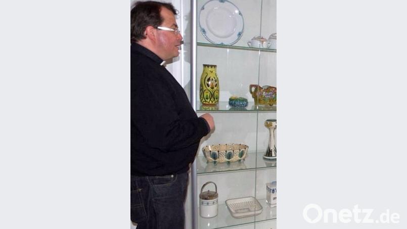Pfarrer Klaus Haußmann, ein Experte für Steingut Bild: exb