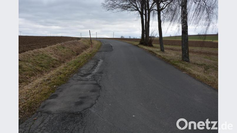 In einem schlechten Zustand befinden sich große Teile der Gemeindeverbindungsstraße zwischen Grün und Höflas. Bild: jr