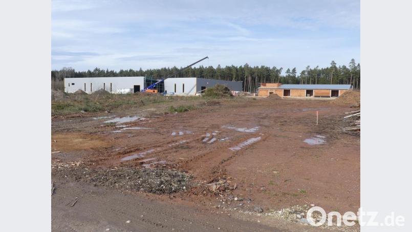 Die Verlagerung der Firma Lippert von Pressath nach Eschenbach bezeichnet Bürgermeister Peter Lehr in der Bürgerversammlung als eine „weitreichende Entscheidung des Unternehmers Hubert Schug“. Bild: rn