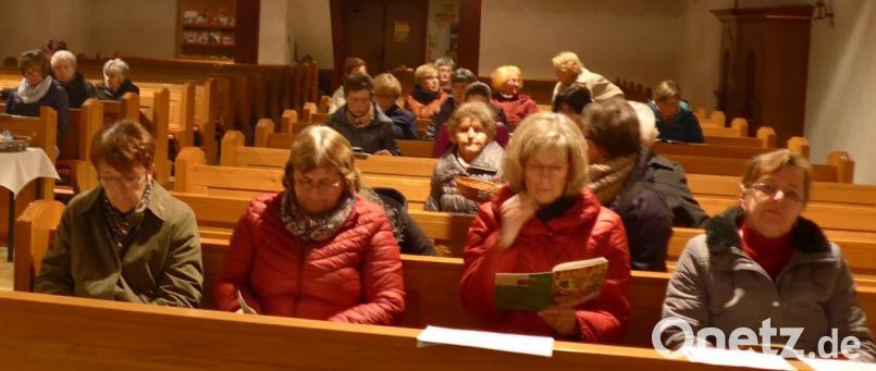 Viele gläubige Frauen jeden Alters trafen sich in der Herz-Jesu-Pfarrkirche zum Weltgebetstag der Frauen. Bild: mez