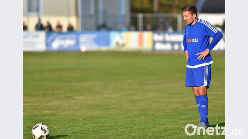 Stephan Herrmann war nach seinem Eigentor zunächst der Etzenrichter Unglücksrabe. In der Nachspielzeit schaffte sein SV aber doch noch ein Remis beim TSV Kareth-Lappersdorf. Bild: A. Schwarzmeier