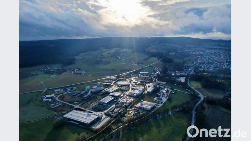 Eine Erfolgsgeschichte: Der Gewerbepark Erbendorf boomt seit 20 Jahren. Zum Jubiläum findet am 5. Mai ein &quot;Tag der offenen Betriebe&quot; statt. Bild: Gewerbepark Erbendorf