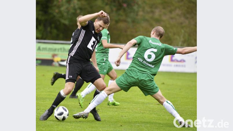 Ralph Egeter (links) bereitete den zweiten Treffer vor und erzielte den dritten selbst. Archivbild: Hubert Ziegler