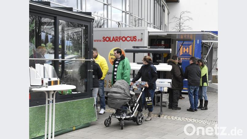 Auch im Außenbereich präsentieren sich die Aussteller. Bild: Petra Hartl