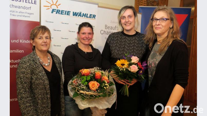 Helga Forster, Agnes Becker, Andrea Huber und Petra Hiltl (von links) sprachen beim &quot;Internationalen Frauentag&quot; in der Fronberger Brauereiwirtschaft. Bild: Hirsch