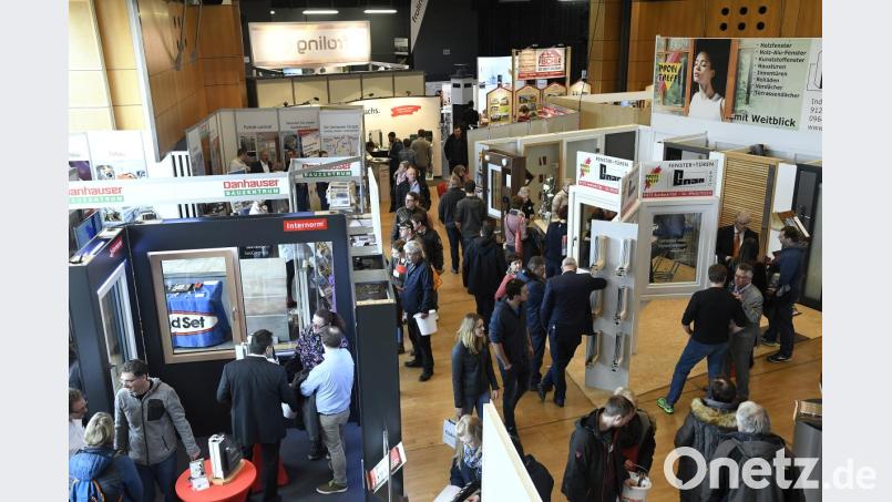 Die Baubranche boomt. Das ist auch an den Besucherzahlen auf der Baumesse zu erkennen. heuer kommen am Samstag und Sonntag über 4000 Gäste in das Kongresszentrum. Bild: Petra Hartl
