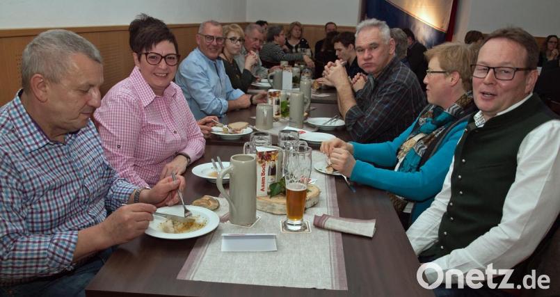 Auch die vielen Gäste fühlten sich beim Bockbierfest im Kloster wohl. Bild: sön