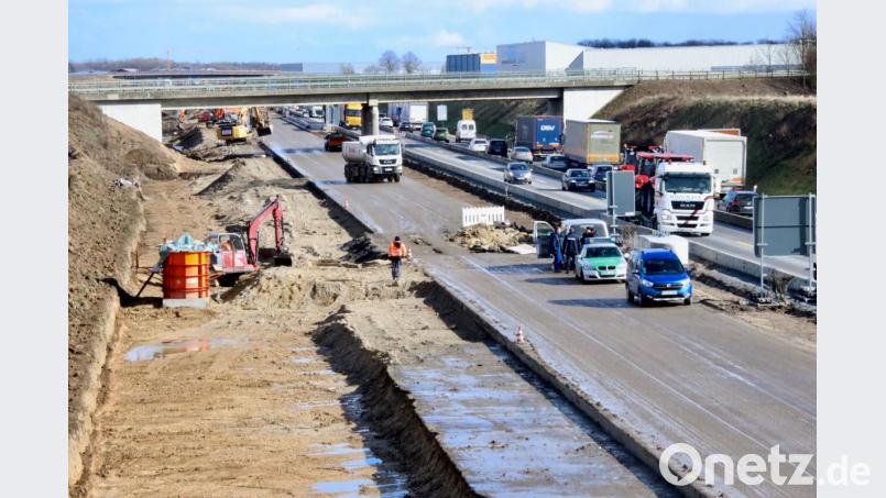 Auf der Baustelle der A3 bei Barbing wurde am Montag erneut eine 225 Kilogramm schwere Fliegerbombe gefunden. Ein Sprengkommando entschärfte sie vor Ort. Bild: Alexander Auer
