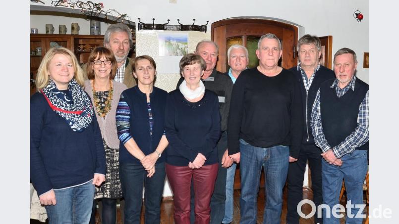 Der neue Vorstand stellt Harald Koller und Uwe Dahme als Stellvertreter an die Seite von Wolfgang Götz. Ludwig Bauriedl, Josef Ach, Karin Fuchs, Ingrid Strehl (von rechts) und Lisa Meier (links) arbeiten im Vorstand mit. Bild: fjo