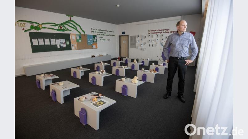 Sven Kubick, Rektor der Albertville-Realschule, im Gedenkraum der Schule in Winnenden. Bild: Marijan Murat/dpa