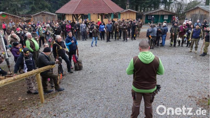 Bevor es los geht, begrüßt Josef Eckl die zahlreichen Teilnehmer. Bild: Josef Eckl/exb