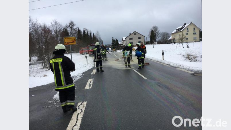 Eine Ölspur durchzog das Kemnather Land am Dienstagmorgen bis in die Mittagszeit. Bild: obe